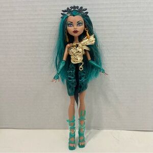 MONSTER HIGH Doll Nefera De Nile Boo York toy